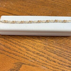 Chic Two-Tone Women's Bracelet